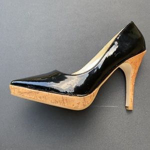 Jazzberry Glossy Black Corazon Pumps, Sz 8